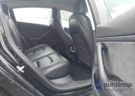 2019 Tesla Model 3 Long Range/Mid Range/Standard Range/Standard Range Plus z USA, uszkodzony, nr VIN 5YJ3E1EA0KF396120